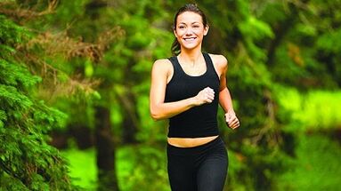 exercício aeróbico para perder peso no abdômen e nas laterais